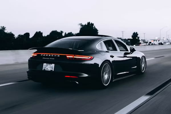 Prestige sports coupe carbon body
